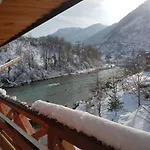 Dzajicaa Buk - Noahs Ark Hostel *