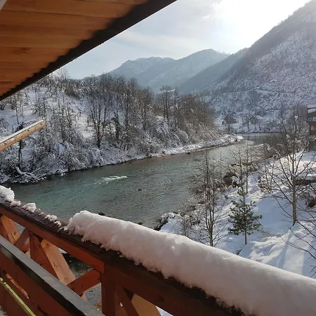 Dzajicaa Buk - Noahs Ark Hostel *