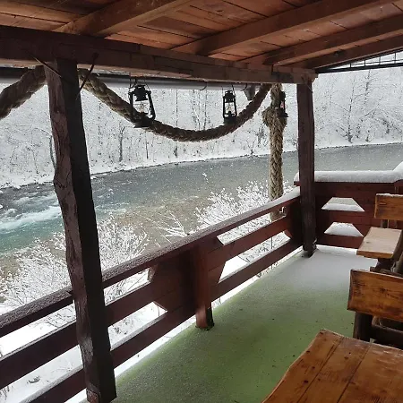 Dzajicaa Buk - Noahs Ark Hostel *