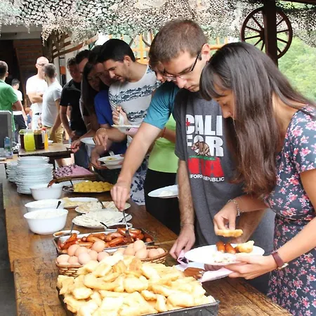 Hostel Dzajicaa Buk - Noahs Ark *