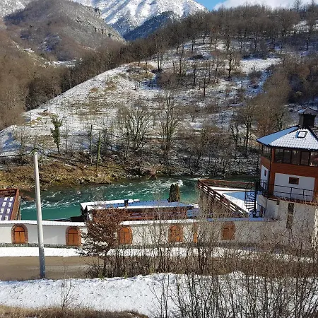 Hostel Dzajicaa Buk - Noahs Ark