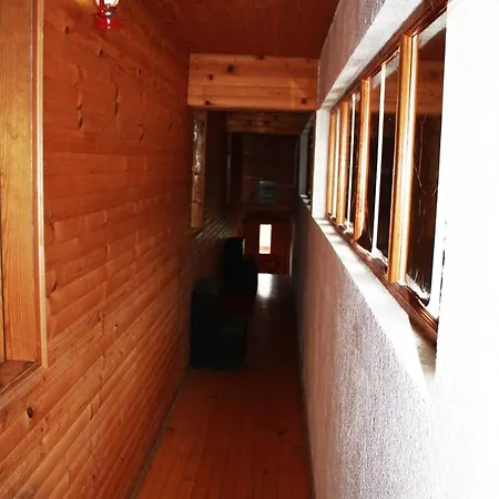 Hostel Dzajicaa Buk - Noahs Ark *