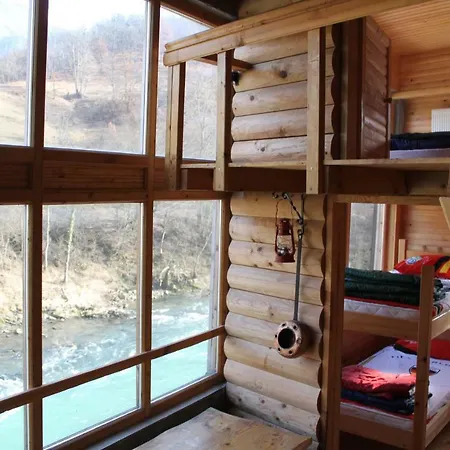 Dzajicaa Buk - Noahs Ark Hostel *