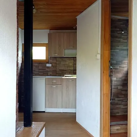 Dzajicaa Buk - Noahs Ark Hostel