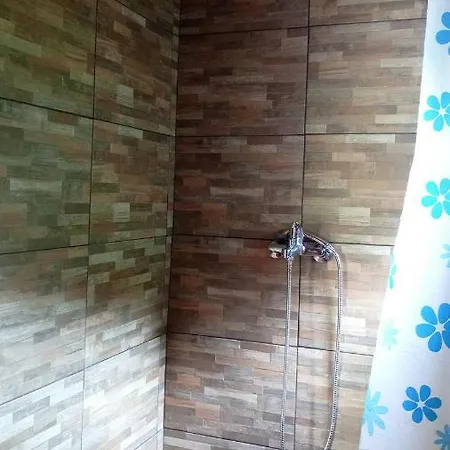 Dzajicaa Buk - Noahs Ark Hostel *