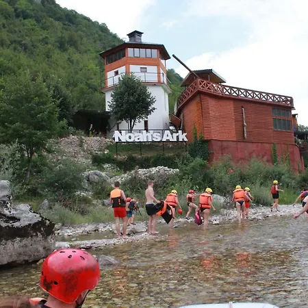 Dzajicaa Buk - Noahs Ark Hostel Konjic