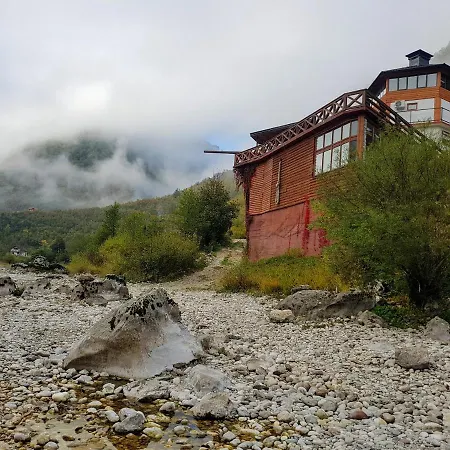 Dzajicaa Buk - Noahs Ark Hostel *