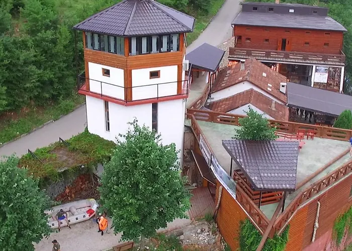 Hostel Dzajicaa Buk - Noahs Ark *