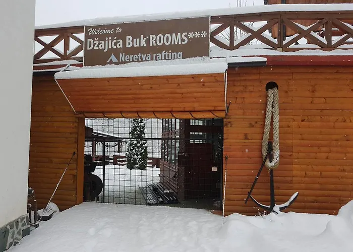 Hostel Dzajicaa Buk - Noahs Ark