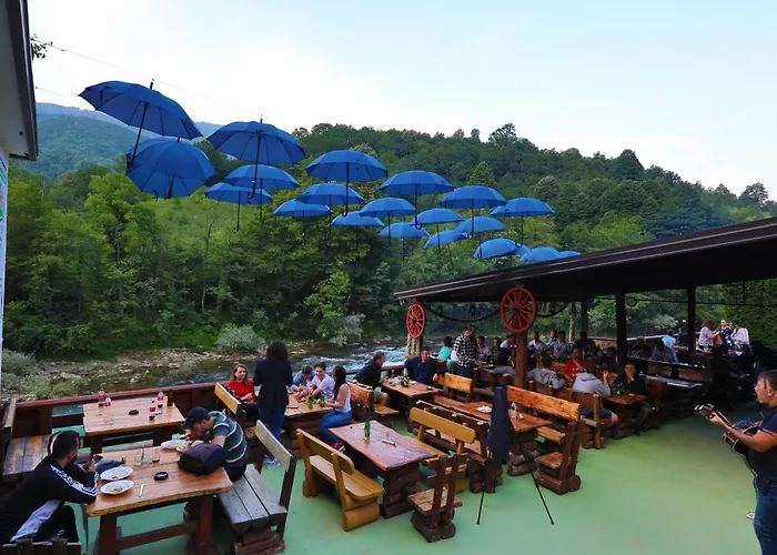 Dzajicaa Buk - Noahs Ark Hostel Konjic