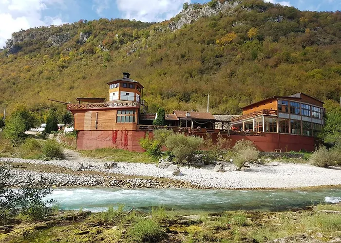 Dzajicaa Buk - Noahs Ark Hostel Konjic