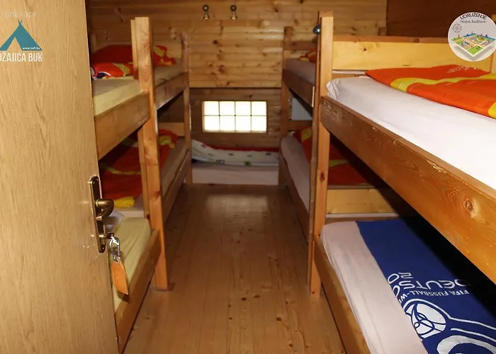 Hostel Dzajicaa Buk - Noahs Ark *