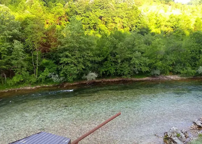 Dzajicaa Buk - Noahs Ark Hostel Konjic