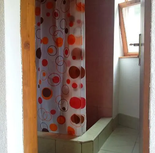 Dzajicaa Buk - Noahs Ark Hostel *