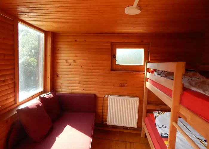 Dzajicaa Buk - Noahs Ark Hostel *