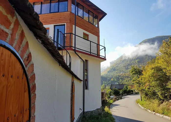 Hostel Dzajicaa Buk - Noahs Ark