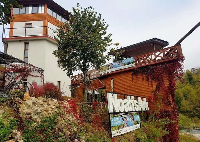 Dzajicaa Buk - Noahs Ark Hostel *